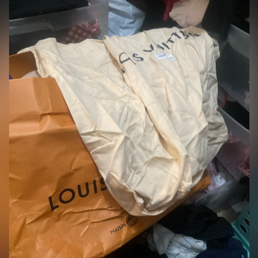 AUTHENTIC LOUIE VUITTON DOG CARRIER PRICE TO SELL